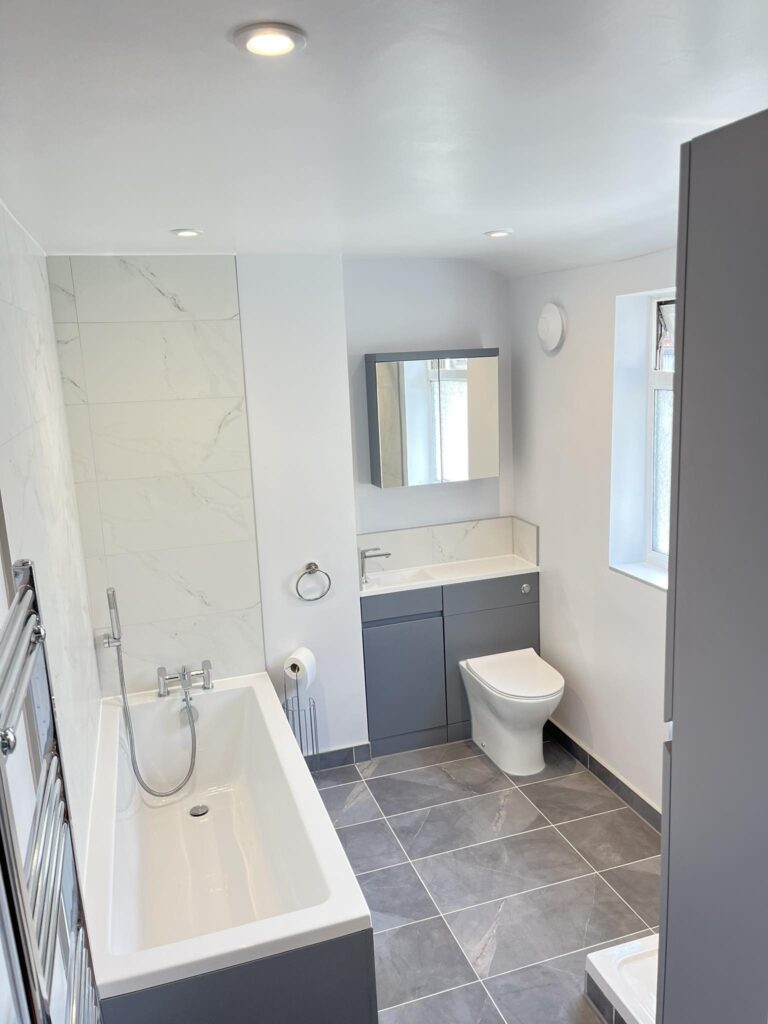 Modern bathroom installations in Swanley by DAKS Plumbing Modern bathroom installations in Swanley by DAKS Plumbing